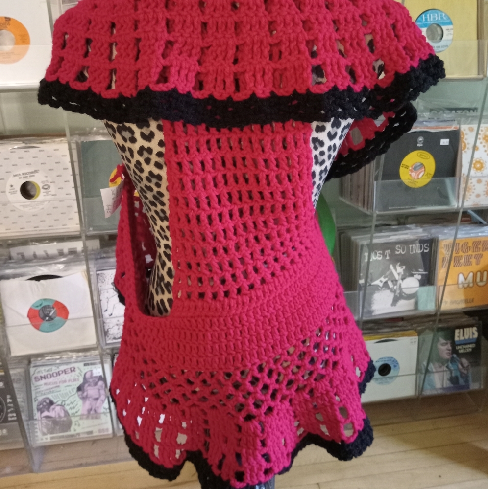 Gorgeous Handmade Circular Crochet Vest Detachable Rose Button Cottagecore - Picture 3 of 6
